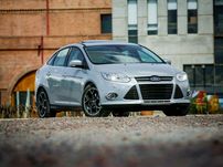 Sedã FORD FOCUS S 2.0 16V POWERSHIFT FLEX 2014