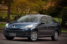 Sedã PEUGEOT 207 SEDAN IN CONCERT 1.4 8V FLEX 2015