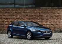 Hatchback VOLVO V40 MOMENTUM T4 Drive-E 2.0 TB AT 2017