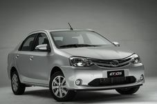 Sedã TOYOTA ETIOS SEDAN XLS 1.5 16V FLEX 2017