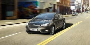 Sedã FORD FOCUS FASTBACK TITANIUM PLUS 2.0 16V POWERSHIFT FLEX 2017